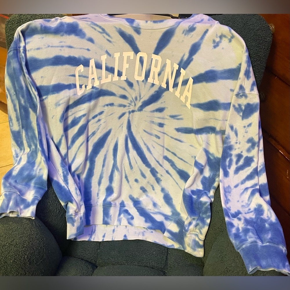 Forever 21 Blue Tie-Dye California Sweater